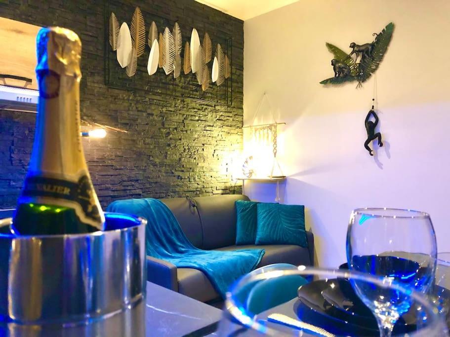 La Lover'S Jungle Pont-Sur-Yonne エクステリア 写真